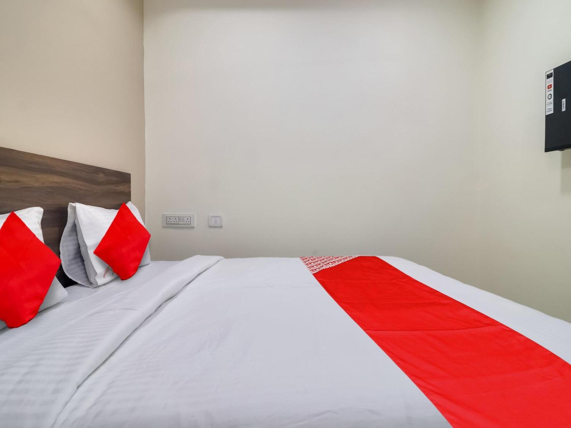 Hotel O Red Stone Hotels حيدر أباد المظهر الخارجي الصورة