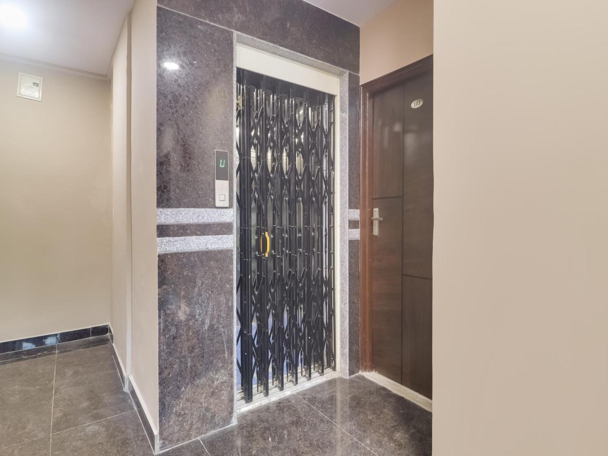Hotel O Red Stone Hotels حيدر أباد المظهر الخارجي الصورة